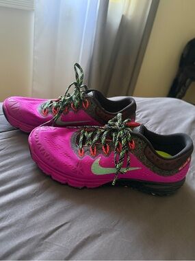 Nike zoom Terra Kiger 2 Bright Pink trail Running Shoes size 8
